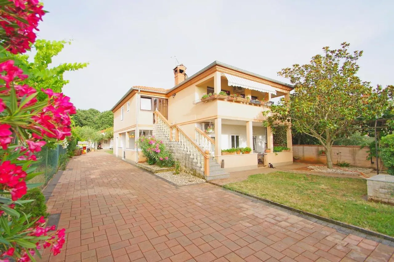 Apartment Pineta In Village Valbandon