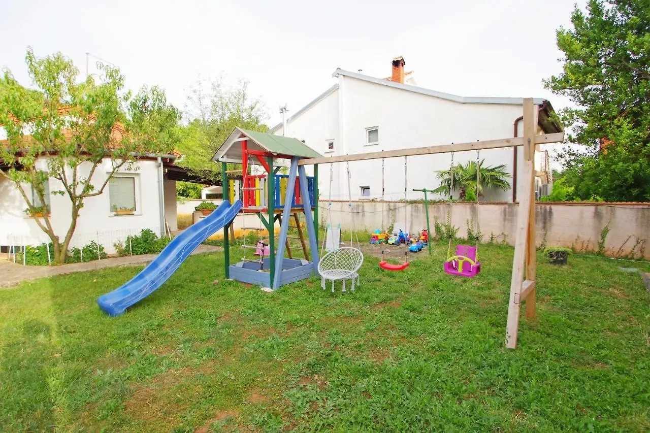 Apartment Pineta In Village Valbandon 克罗地亚