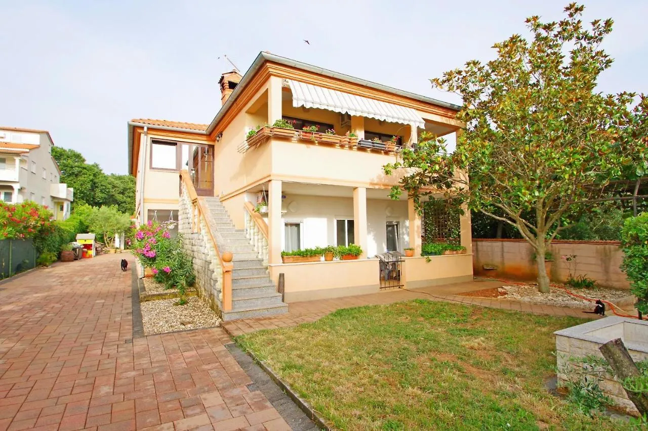 Apartment Pineta In Village Valbandon 0*,  Kroatien