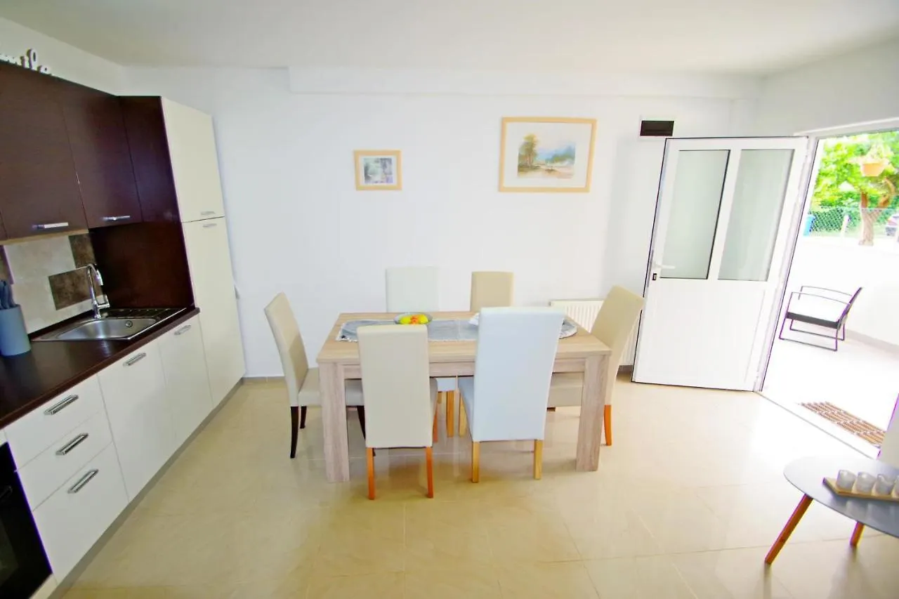 Apartment Pineta In Village Valbandon 0*,  Kroatien