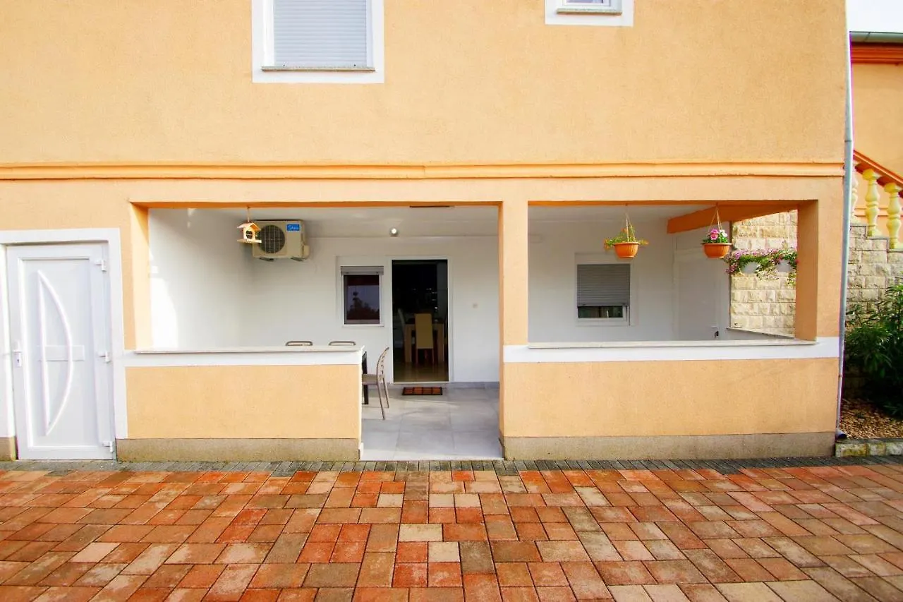Apartment Pineta In Village Valbandon